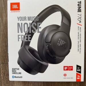 JBL Black Wireless Noise-Canceling Headset